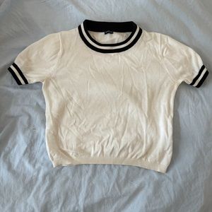 white cropped t shirt